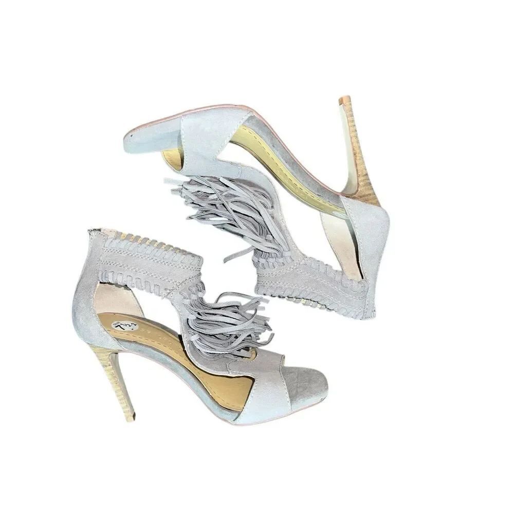 Chinese Laundry Santa Fe NWOB Gray High Heel Sandals with Fringe Detail 7.5